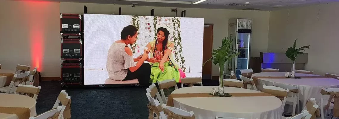 LED-Screens-at-Wedding